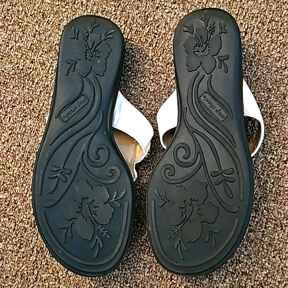 Sandals - Picture 12 of 16